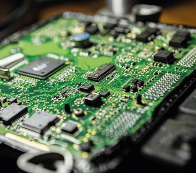 Technicus analyseert BCM of BSI module voor cloning – diagnose en haalbaarheidscheck